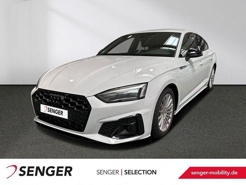 Gletscherweiß Gebraucht 2022 Audi A5 Sportback S-Line Limousine | 39.880 € (Etwas zu teuer) - Bild 1/4
