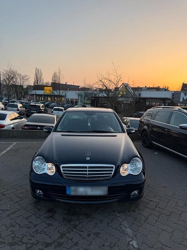 Gebraucht Mercedes C200 122 PS (89 kW) 2006 Blau Limousine