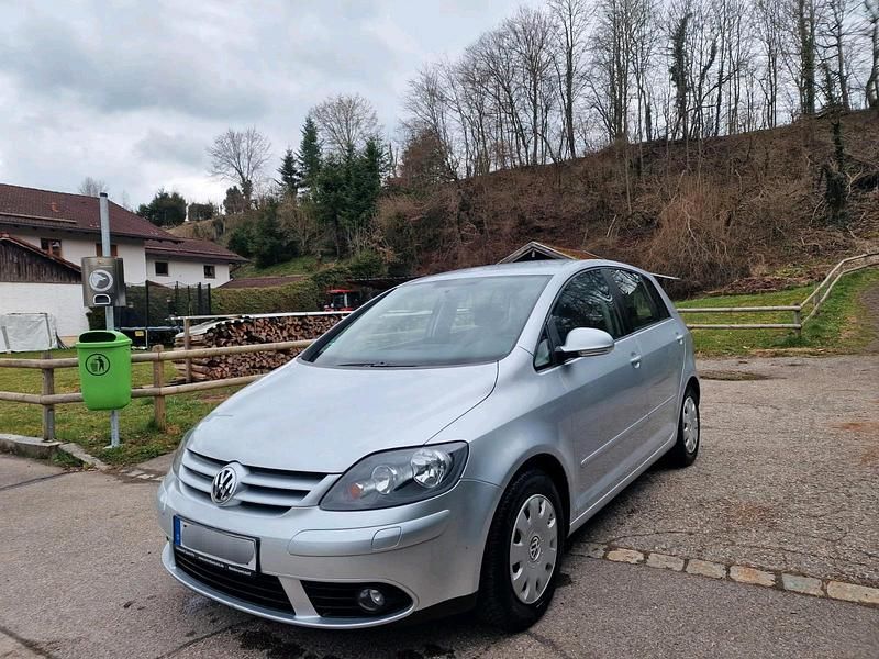 Gebraucht VW Golf V 140 PS (102 kW) 2007 Silber Limousine