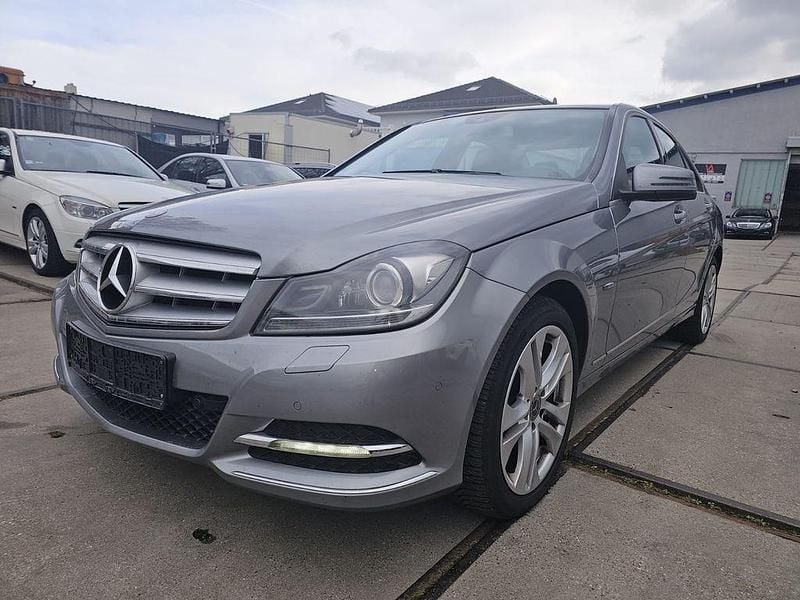 Silber Gebraucht 2011 Mercedes C180 Avantgarde Limousine | 7.990 € (Guter Preis) - Bild 1/4