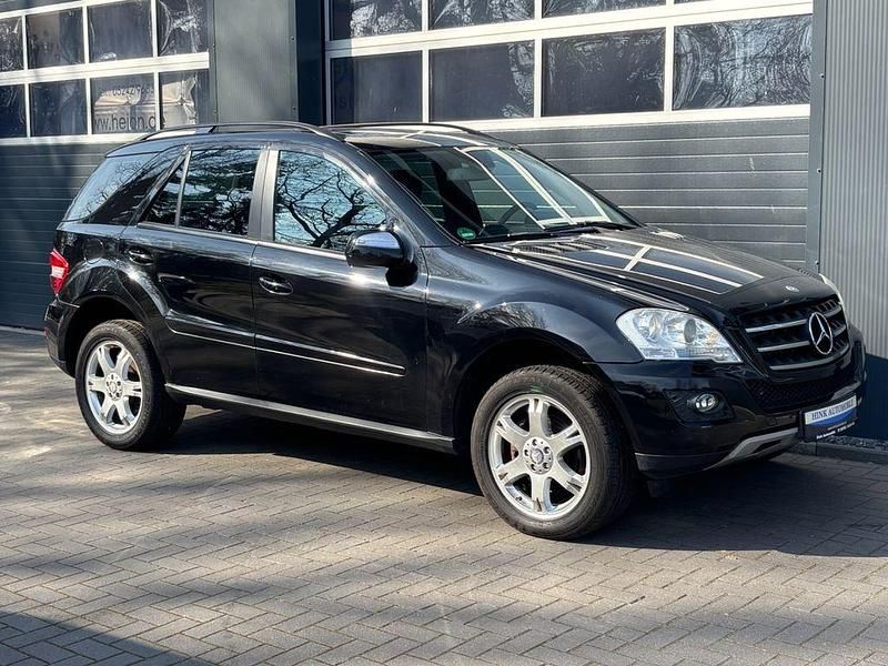 Gebraucht Mercedes ML320 224 PS (164 kW) 2009 Schwarz SUV