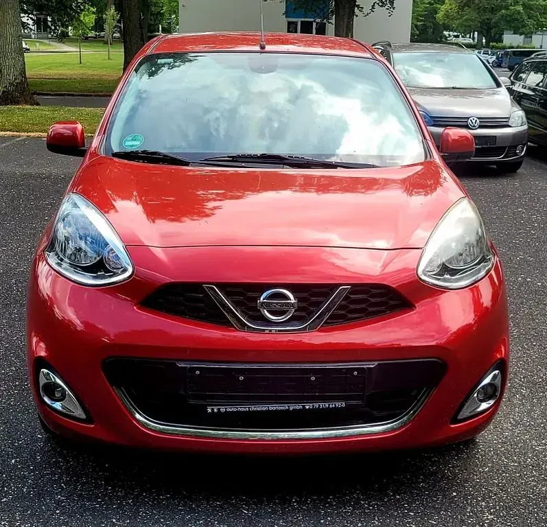 Gebraucht Nissan Micra Acenta 80 PS (58 kW) 2017 Rot Kleinwagen