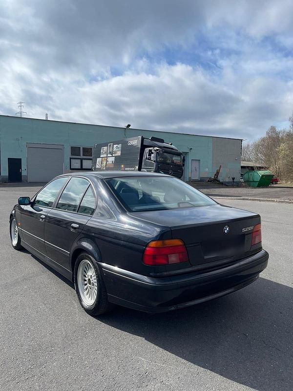 Gebraucht BMW 528 193 PS (141 kW) 1997 Schwarz Limousine