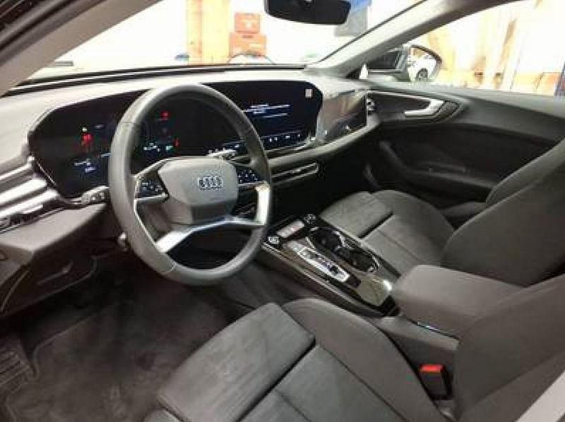 Second-hand Audi A5 Comfort 204 CP (150 kW) 2025 Negru Break