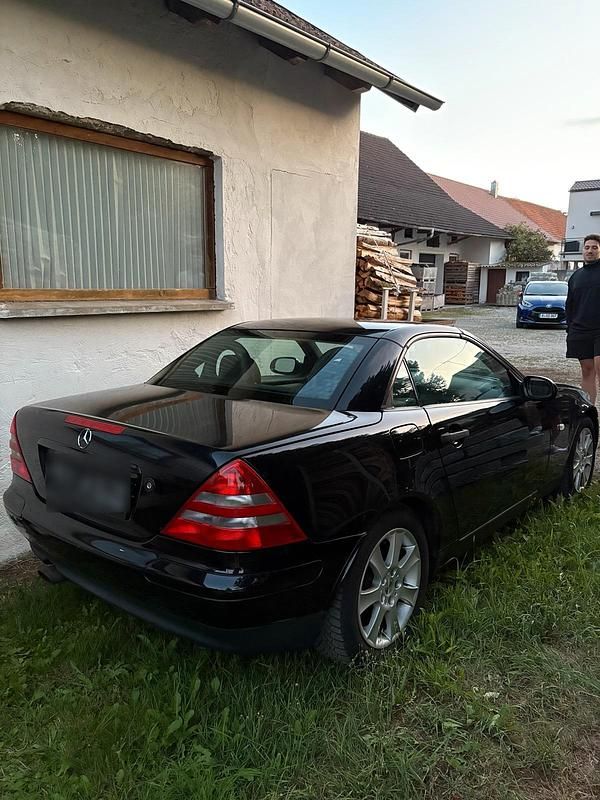 Gebraucht Mercedes SLK200 136 PS (100 kW) 1999 Schwarz Cabrio