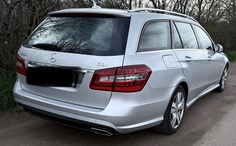 Gebraucht Mercedes E250 Avantgarde 204 PS (150 kW) 2012 Silber Kombi