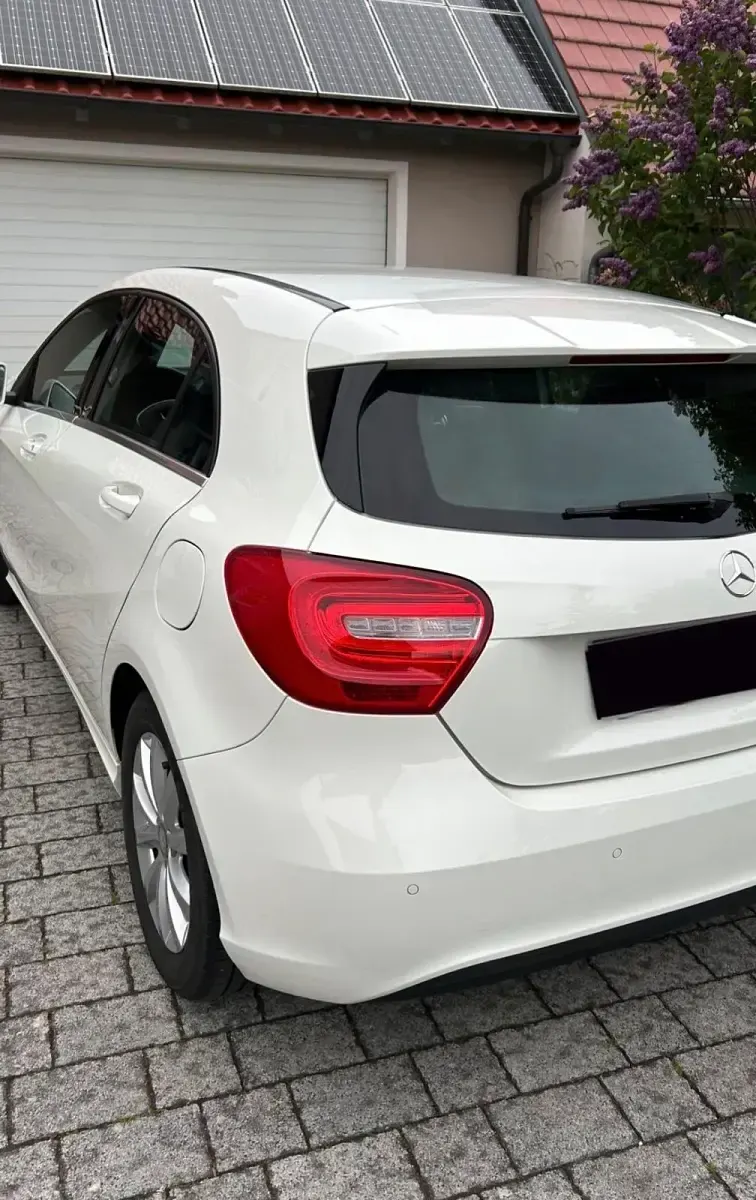 Gebraucht Mercedes A180 Style 122 PS (89 kW) 2014 Weiß Kleinwagen