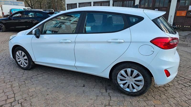 Gebraucht Ford Fiesta Trend 75 PS (55 kW) 2020 Weiß Kleinwagen