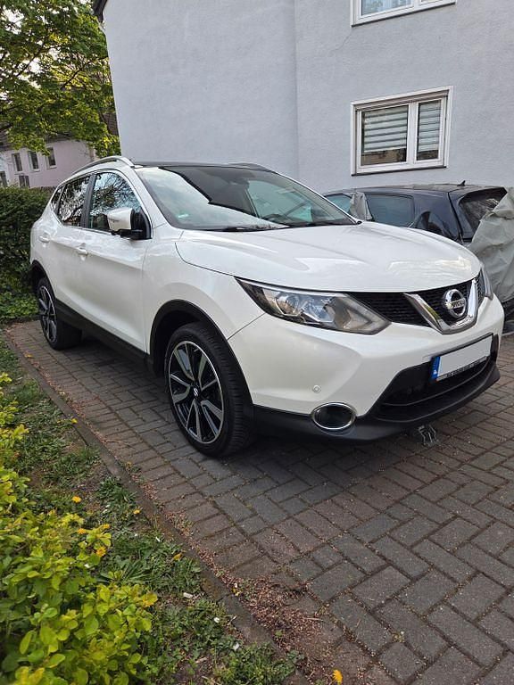 Weiß Gebraucht 2014 Nissan Qashqai Tekna SUV | 14.600 € - Bild 1/4