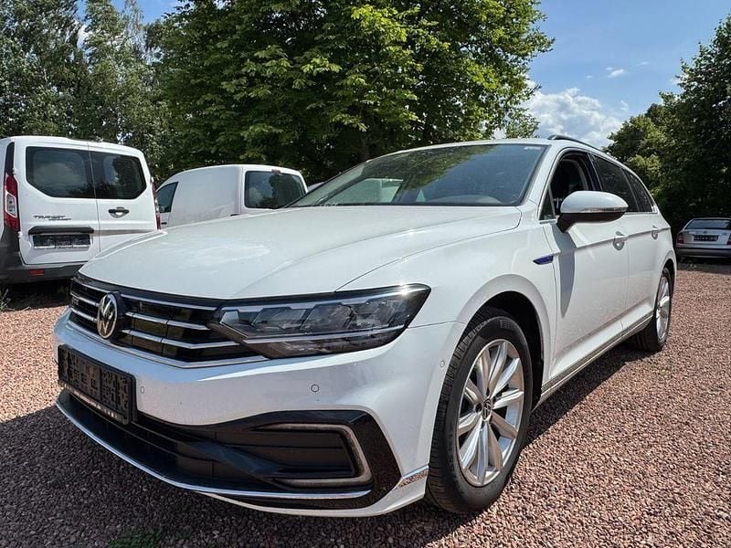 Gebraucht VW Passat GTE 156 PS (114 kW) 2021 Weiß Kombi