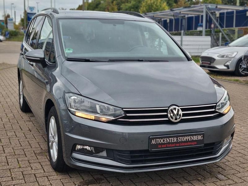 Grau Gebraucht 2020 VW Touran Comfortline Van / Kleinbus | 23.990 € (Guter Preis) - Bild 1/4