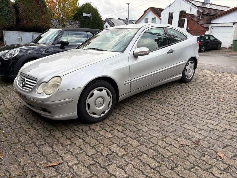 Grau Gebraucht 2001 Mercedes CL200 Coupé | 1.000 € - Bild 1/4