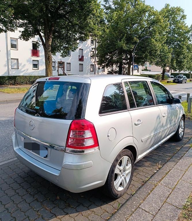 Gebraucht Opel Zafira Edition 150 PS (110 kW) 2009 Silber Van / Kleinbus