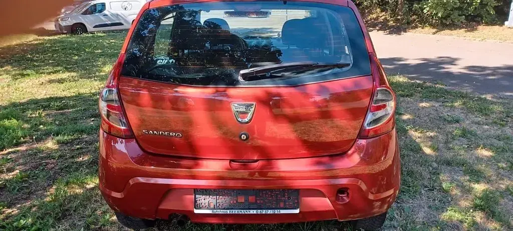 Gebraucht Dacia Sandero 75 PS (55 kW) 2011 Rot Limousine