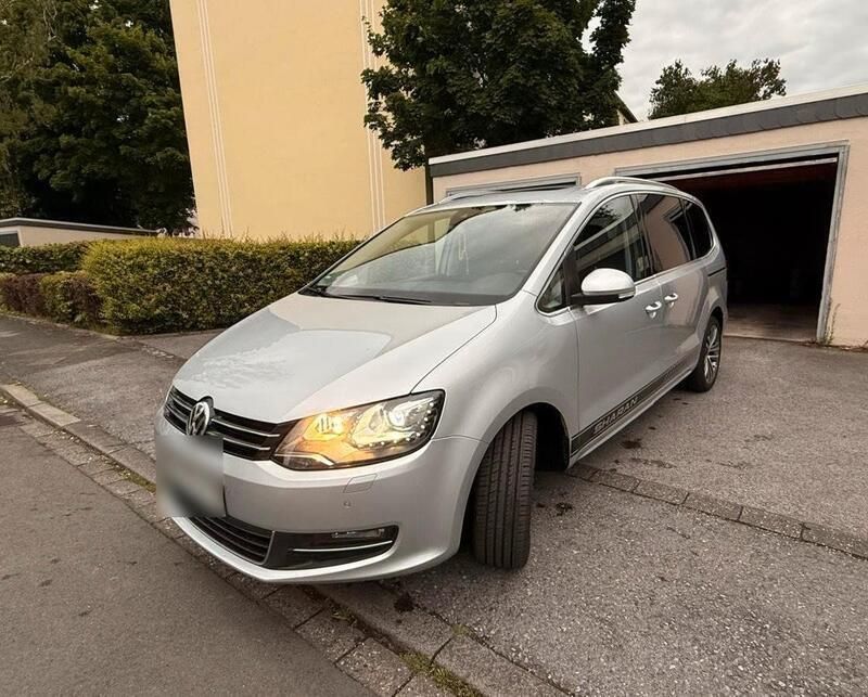 Silber Gebraucht 2019 VW Sharan Van / Kleinbus | 24.500 € (Fairer Preis) - Bild 1/4