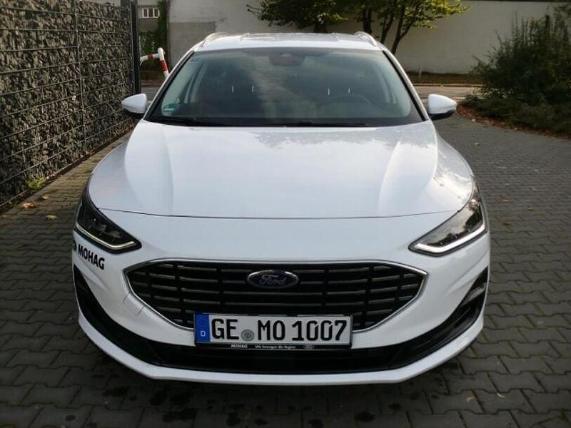 Gebraucht Ford Focus Titanium 125 PS (91 kW) 2024 Weiss Kombi