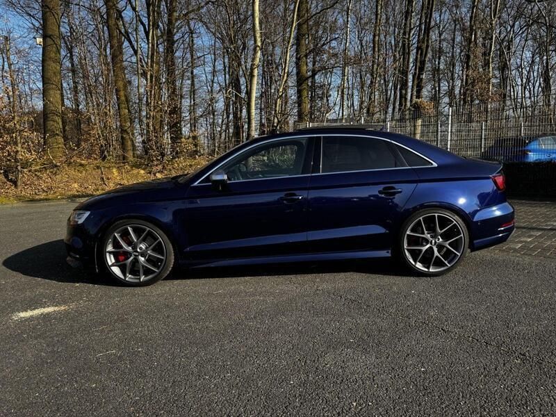 Blau Gebraucht 2017 Audi S3 Sport Limousine | 32.299 € (Fairer Preis) - Bild 1/4