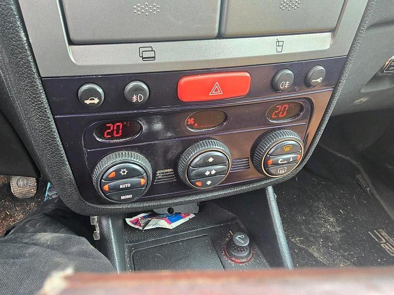 Gebraucht Alfa Romeo 147 150 PS (110 kW) 2000 Braun Kleinwagen