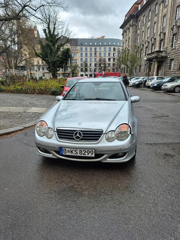 Gebraucht Mercedes C220 150 PS (110 kW) 2004 Grau Limousine