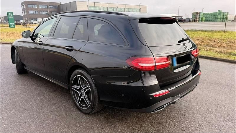 Gebraucht Mercedes E300 AMG line 306 PS (225 kW) 2021 Schwarz Kombi