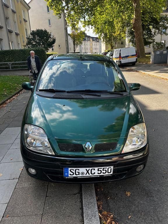 Gebraucht Renault Scénic 107 PS (78 kW) 2000 Grün Van / Kleinbus