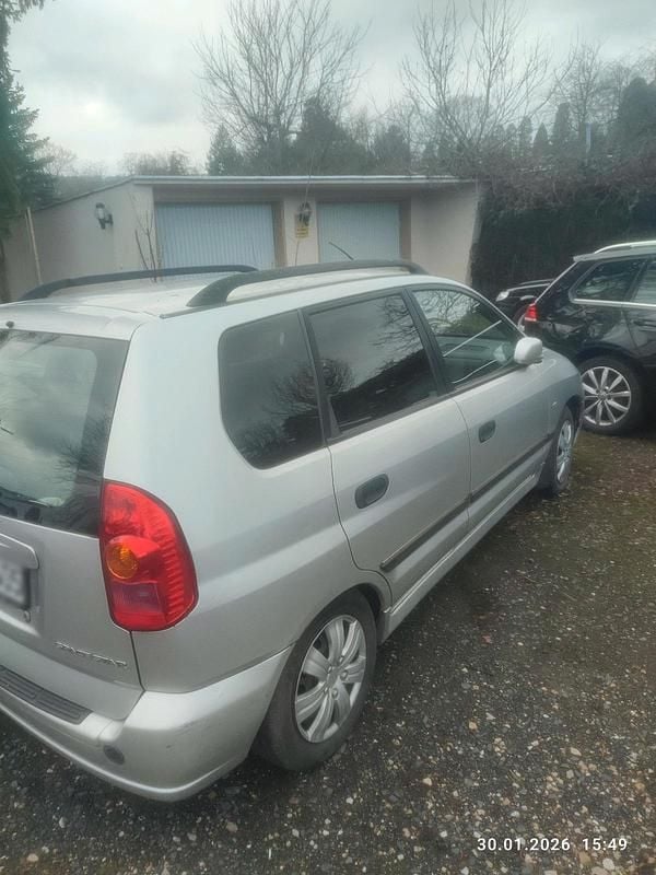 Gebraucht Mitsubishi Space Star 90 PS (66 kW) 2001 Silber Van / Kleinbus