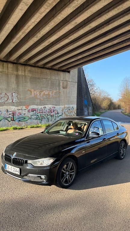 Gebraucht BMW 320 Luxury Line 184 PS (135 kW) 2012 Schwarz Limousine