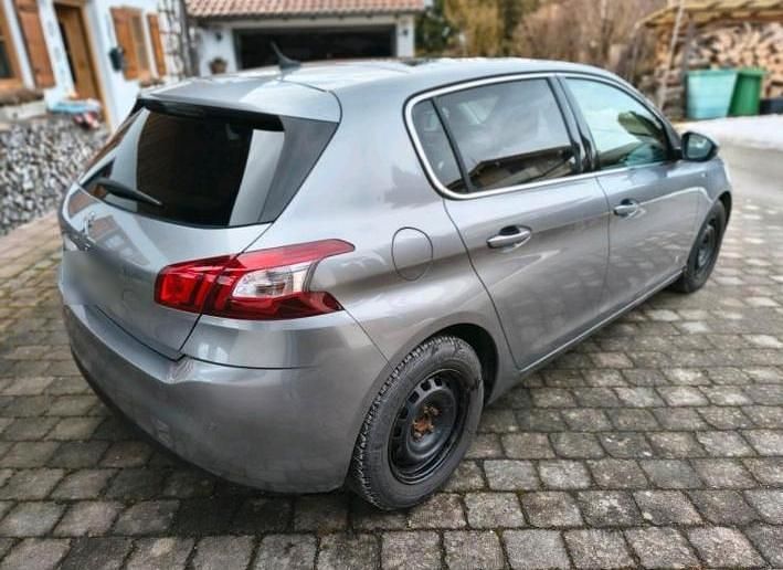 Gebraucht Peugeot 308 Style 120 PS (88 kW) 2015 Grau Limousine