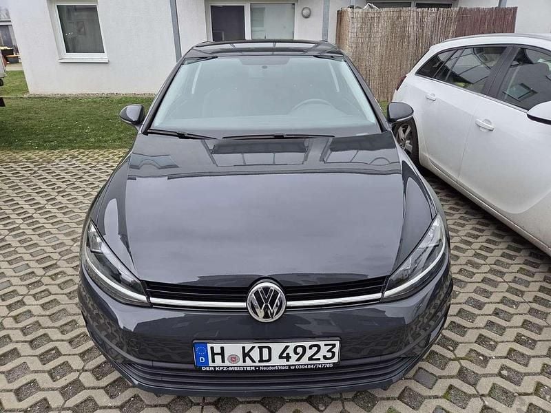 Gebraucht 2018 VW Golf VII Trendline Kleinwagen | 10.000 € (Guter Preis) - Bild 1/4