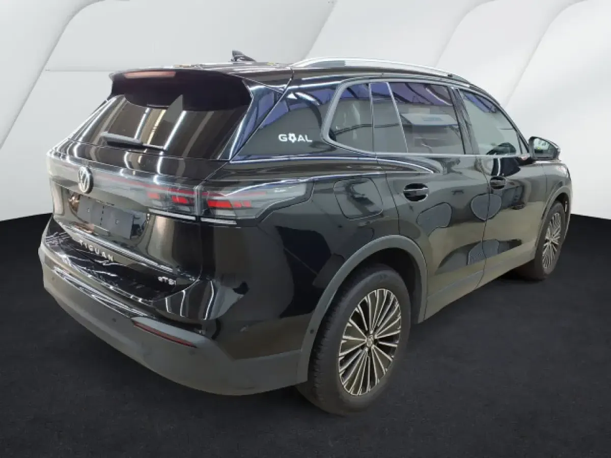 Gebraucht VW Tiguan Goal 131 PS (96 kW) 2025 Grenadillschwarz metallic SUV