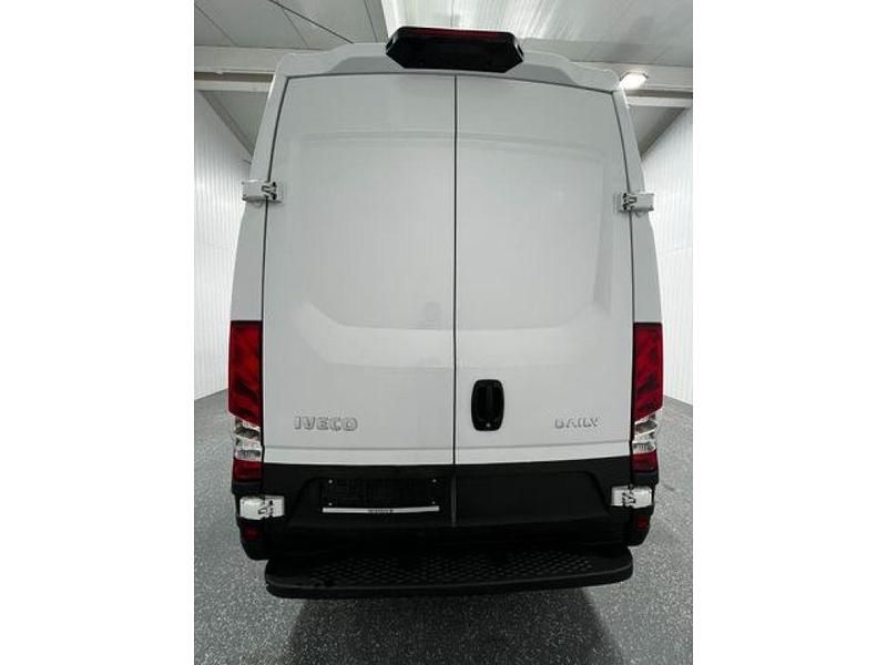 Gebraucht Iveco Daily 156 PS (114 kW) 2024 Bianco ic 194 (weiss) Van