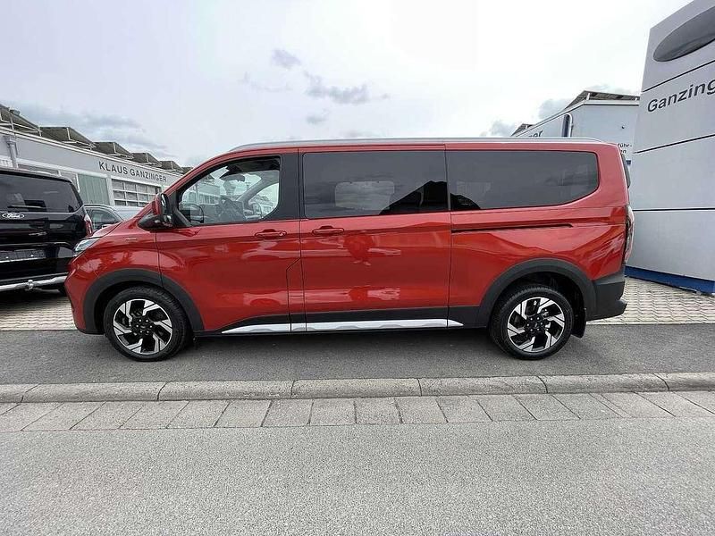 Neu Ford Tourneo Active 170 PS (125 kW) 2025 Artisan red metallic Van / Kleinbus