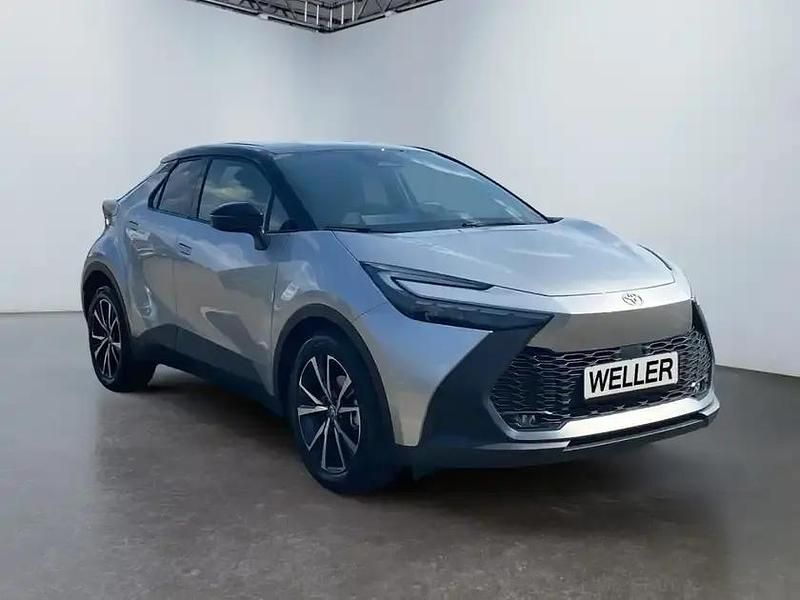 Neu Toyota C-HR 197 PS (144 kW) 2025 Cosmicsilber metallic/schwarz SUV