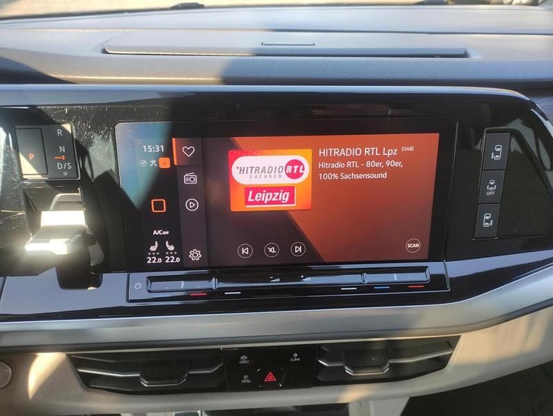 Usado VW Multivan Style 204 HP (150 kW) 2023 Prateado Monovolume