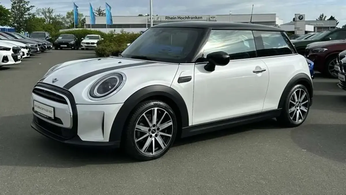 Gebraucht Mini Cooper Pepper 136 PS (100 kW) 2023 Weiß Kleinwagen