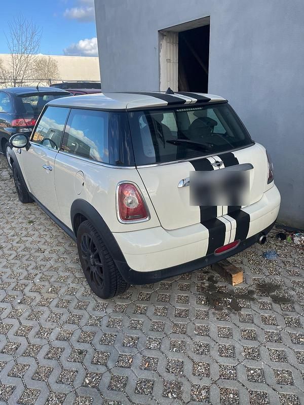 Gebraucht Mini Cooper 98 PS (72 kW) 2010 Weiß Kleinwagen