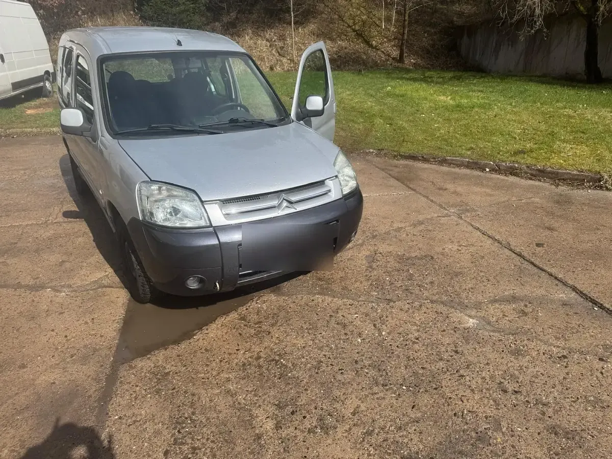 Gebraucht Citroën Berlingo 90 PS (66 kW) 2005 Silber Van / Kleinbus