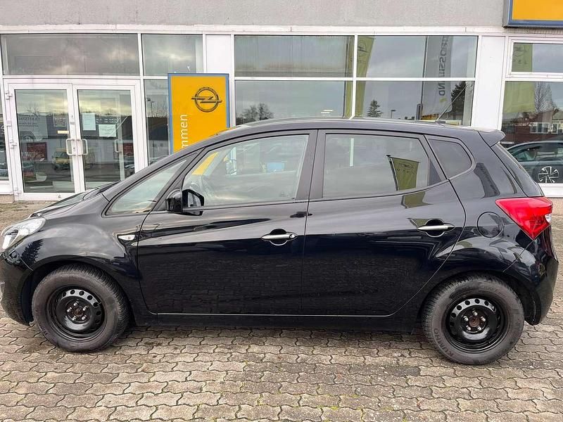 Gebraucht Hyundai ix20 Passion 90 PS (66 kW) 2017 Phantom black / mic Kleinwagen