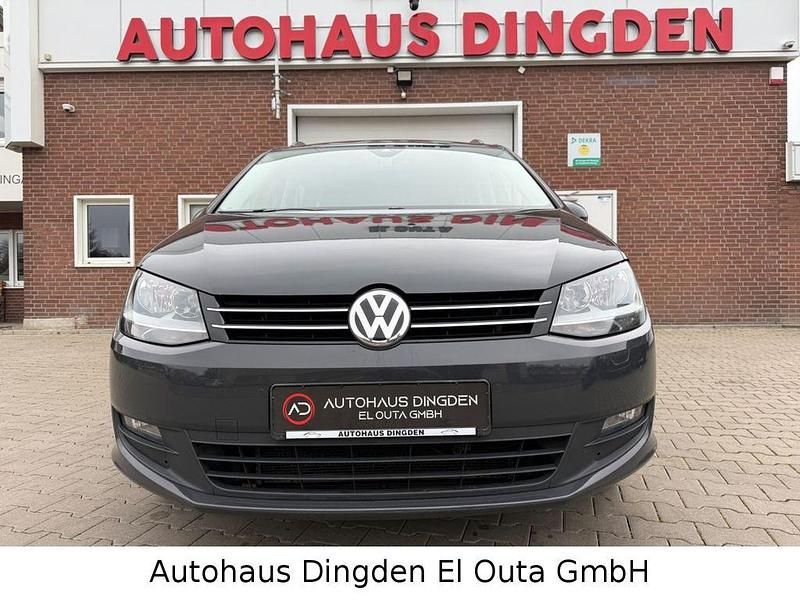Gebraucht VW Sharan Trendline 150 PS (110 kW) 2019 Grau Van / Kleinbus