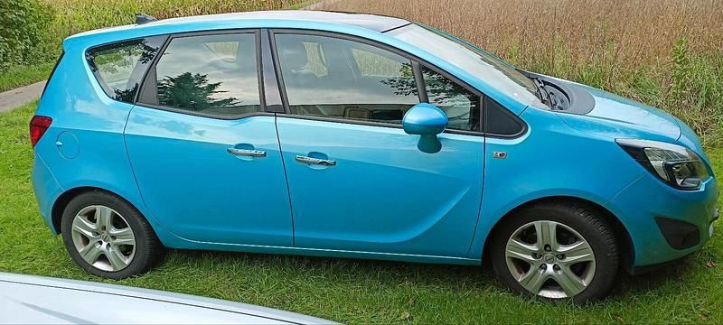 Blau Gebraucht 2011 Opel Meriva Van / Kleinbus | 3.600 € - Bild 1/4