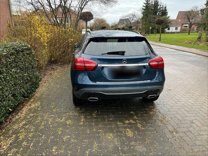 Gebraucht Mercedes GLA250 210 PS (154 kW) 2019 Blau SUV
