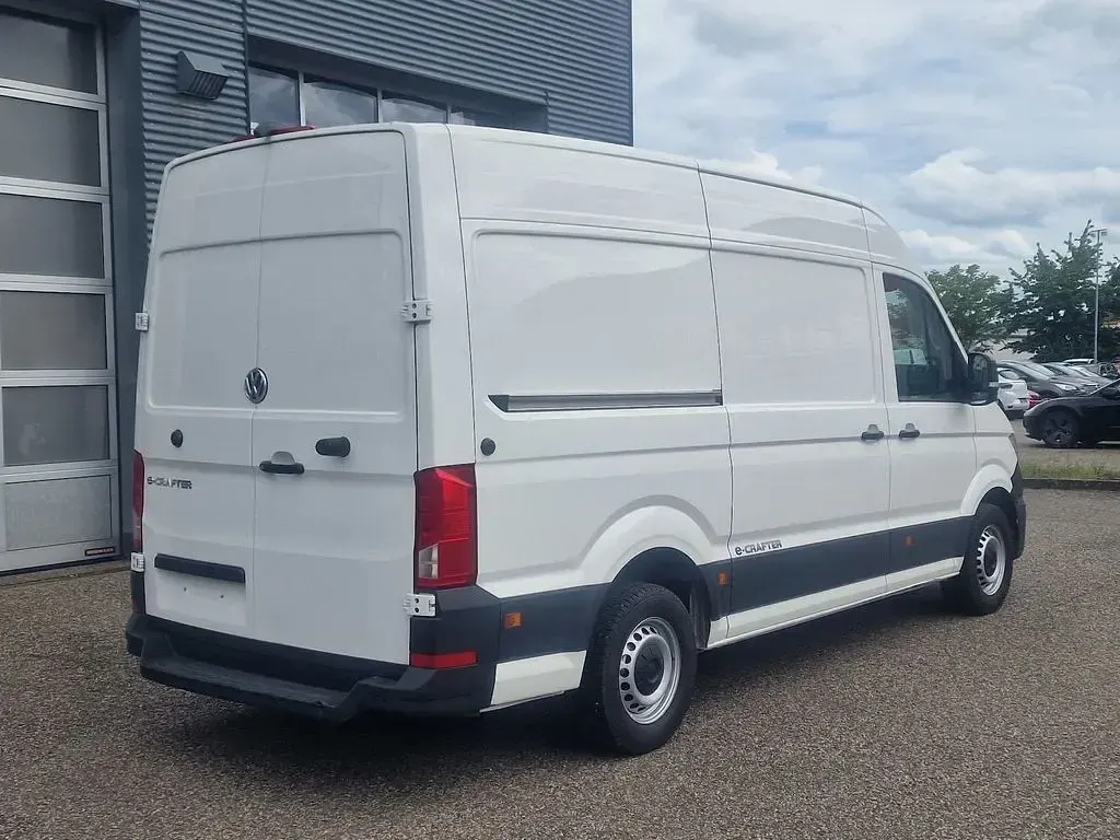 Gebraucht VW e-Crafter 100 kW (136 PS) 2022 Candyweiss Van