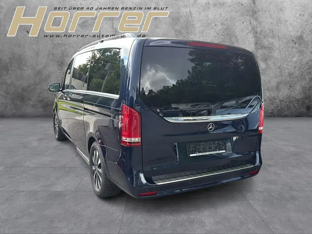 Gebraucht Mercedes V250 Avantgarde 193 PS (141 kW) 2021 Cavansitblau metallic Van / Kleinbus