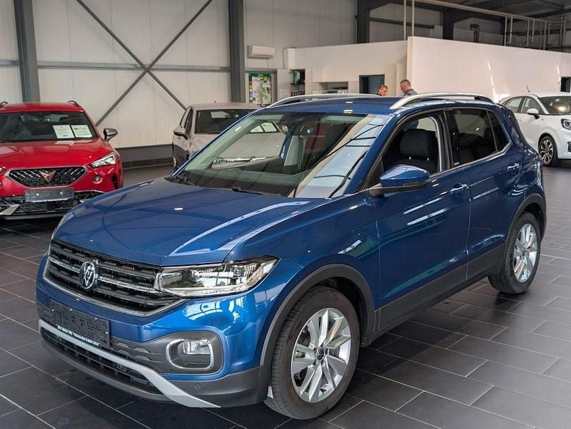 Blau Gebraucht 2021 VW T-Cross Life SUV | 21.900 € - Bild 1/4