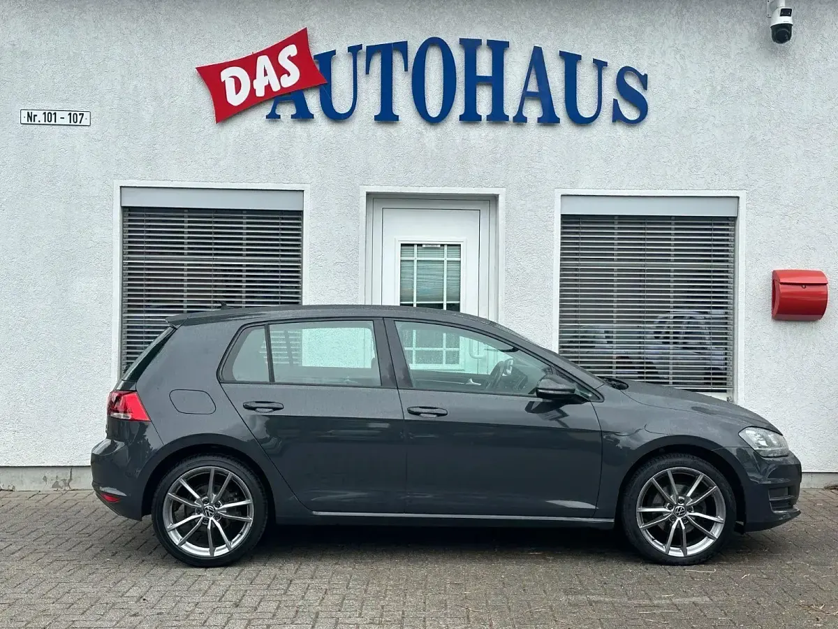 Gebraucht VW Golf VII Highline 150 PS (110 kW) 2016 Grau Limousine