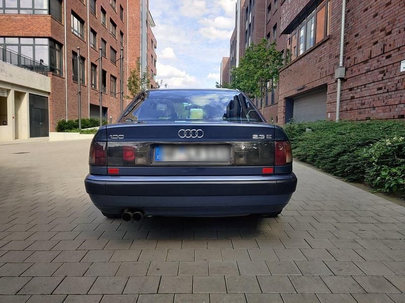 Blau Gebraucht 1994 Audi 100 Sport Limousine | 7.499 € - Bild 1/4