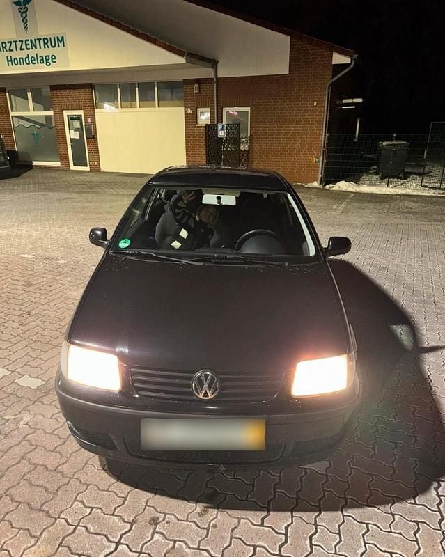 Gebraucht VW Polo 66 PS (48 kW) 2001 Schwarz Kleinwagen