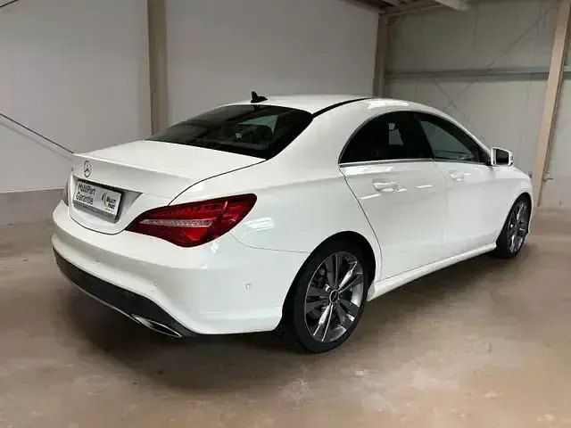 Gebraucht Mercedes CLA200 156 PS (114 kW) 2017 Weiß Limousine