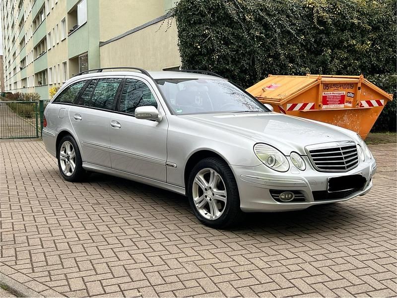 Gebraucht Mercedes E320 Avantgarde 224 PS (164 kW) 2008 Silber Kombi