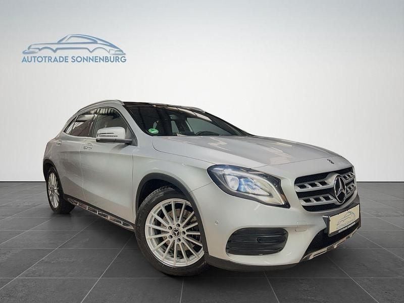 Silber Gebraucht 2019 Mercedes GLA250 AMG line SUV | 27.990 € (Superpreis) - Bild 1/4
